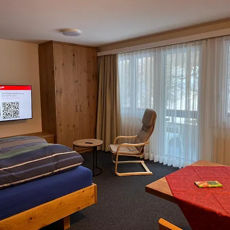 Adular Saas-Fee